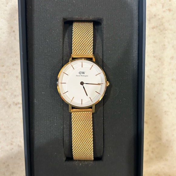 Daniel Wellington Petite Melrose Rose Gold Wristwatch - Picture 3 of 6
